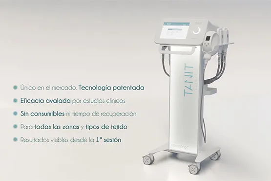 Imagen del dispositivo Tanit Aesthetic de Novasonix en acción durante sesión estética profesional